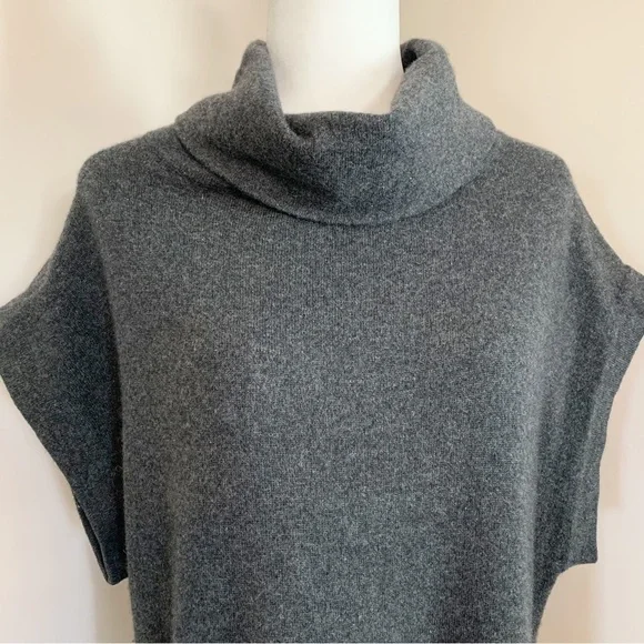 LINE The Label Gray 100% Cashmere Short Sleeve Jeweled Knit Sweater Size Small - Picture 3 of 9